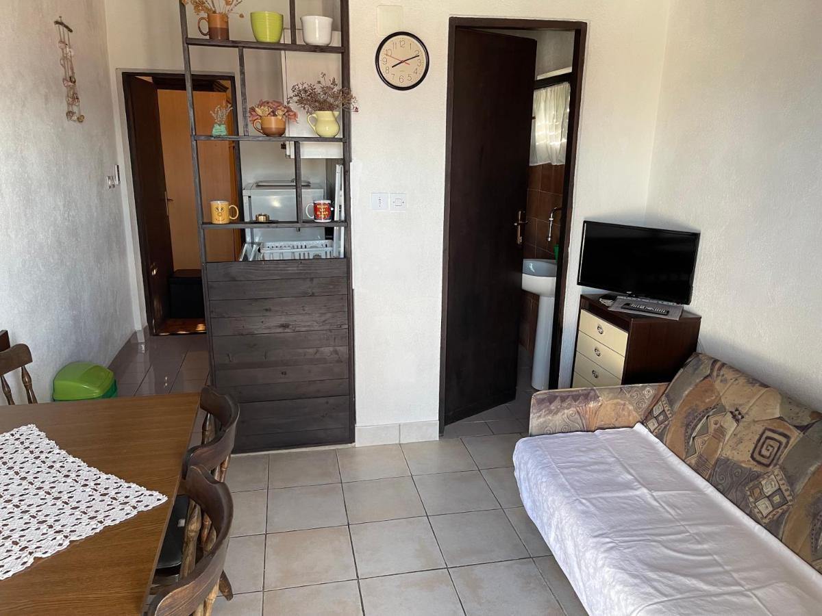 Apartmani Ficurin Starigrad Paklenica Exterior photo